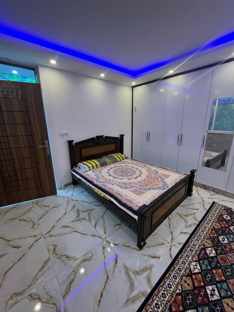 ویلا یک خوابه استخردار آبگرم باغ بهادران 1