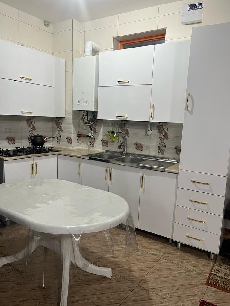 ویلا یک خوابه استخردار آبگرم باغ بهادران 1