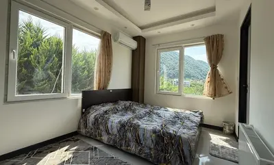 ویلا سه خوابه جنگلی استخردار آبگرم رزلند