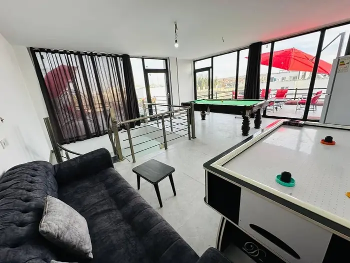 ویلا سه خوابه تیریپلکس استخردار آبگرم بهشت