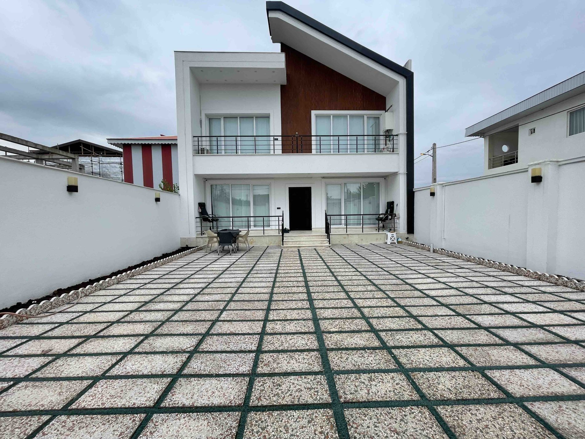 ویلا دوخوابه دوبلكس طاووس 7 - حياط ويلا