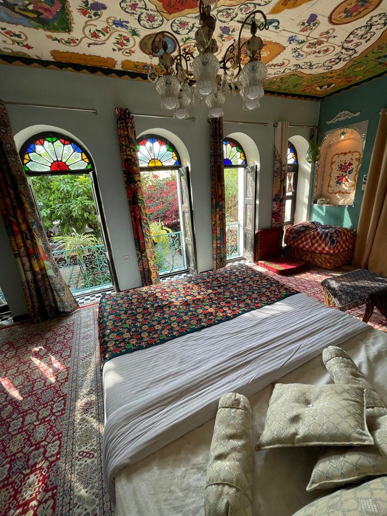 اقامتگاه سنتی ترنجستان - واحد دو تخته دبل آینه شاه نشین