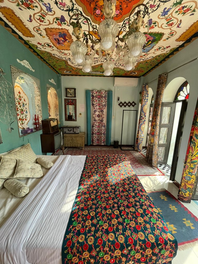 اقامتگاه سنتی ترنجستان - واحد دو تخته دبل آینه شاه نشین