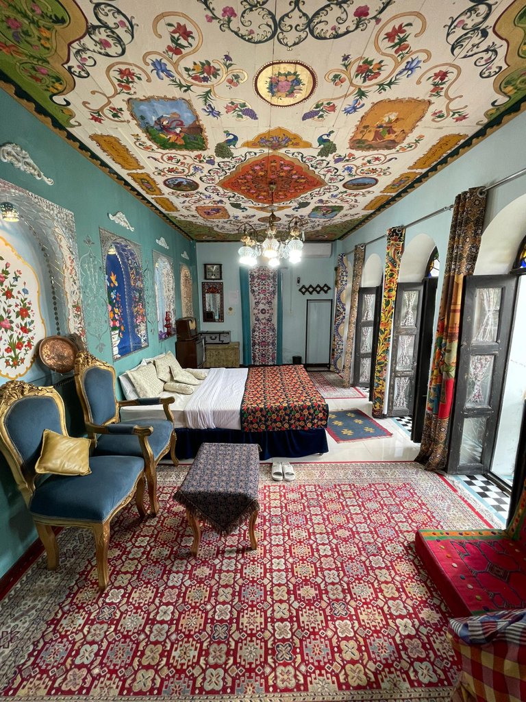 اقامتگاه سنتی ترنجستان - واحد دو تخته دبل آینه شاه نشین