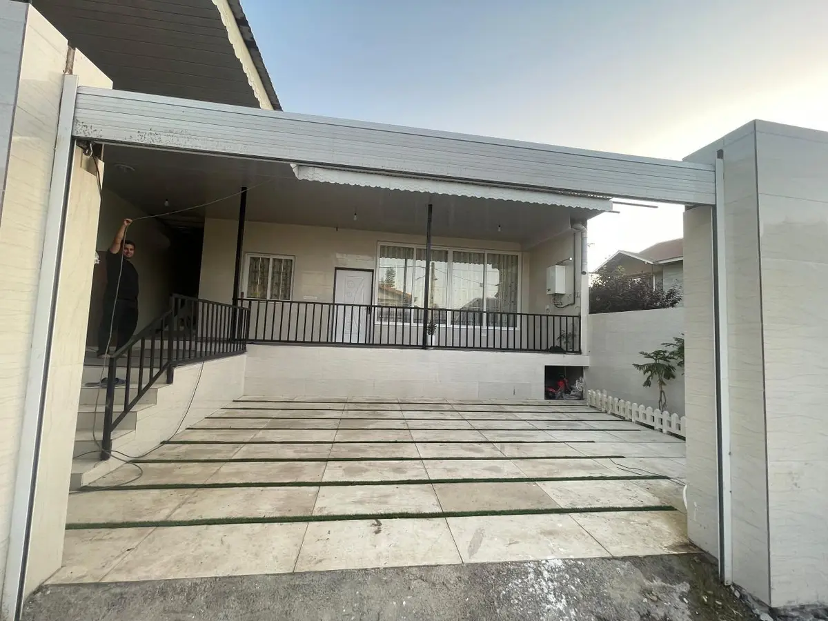 ویلا دوخوابه پورنوروزی - درب ورودی پارکینگ