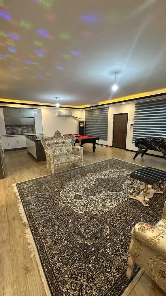 ویلا دوخوابه استخردار آبگرم پوپک - سالن و پذیرایی(نمای کلی)