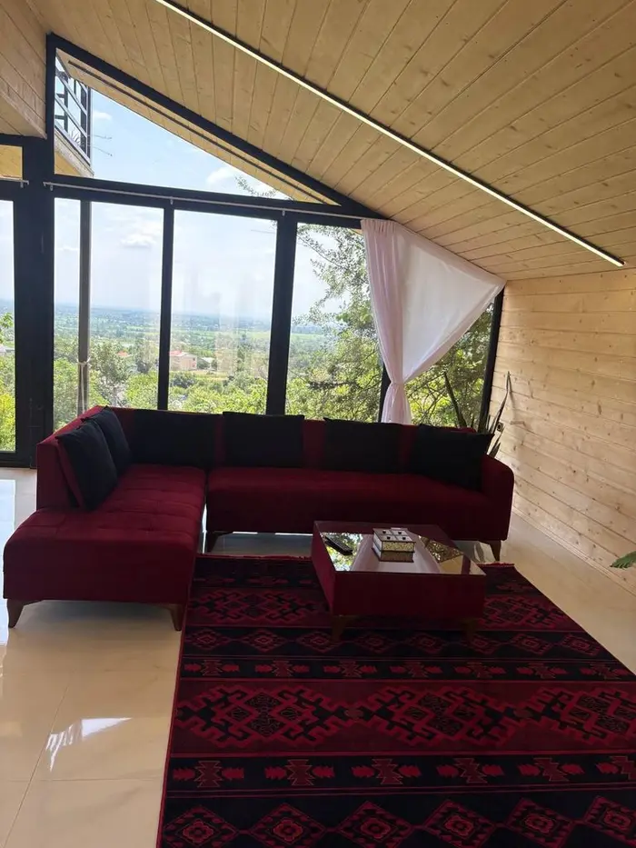 کلبه دوخوابه شیشه ای ملورین