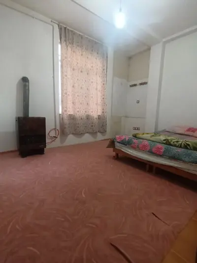 آپارتمان دوخوابه ستاره سرخ