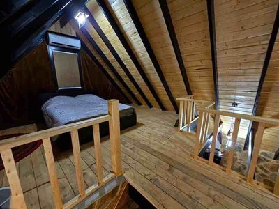 کلبه دوخوابه استخردارکلوز آپ