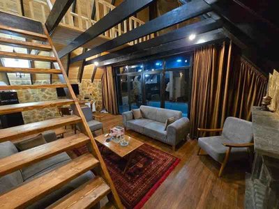 کلبه دوخوابه استخردارکلوز آپ