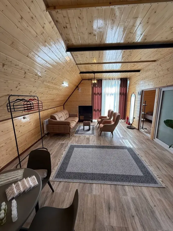 کلبه سه خوابه سوئیسی جکوزی دار البرز ۳