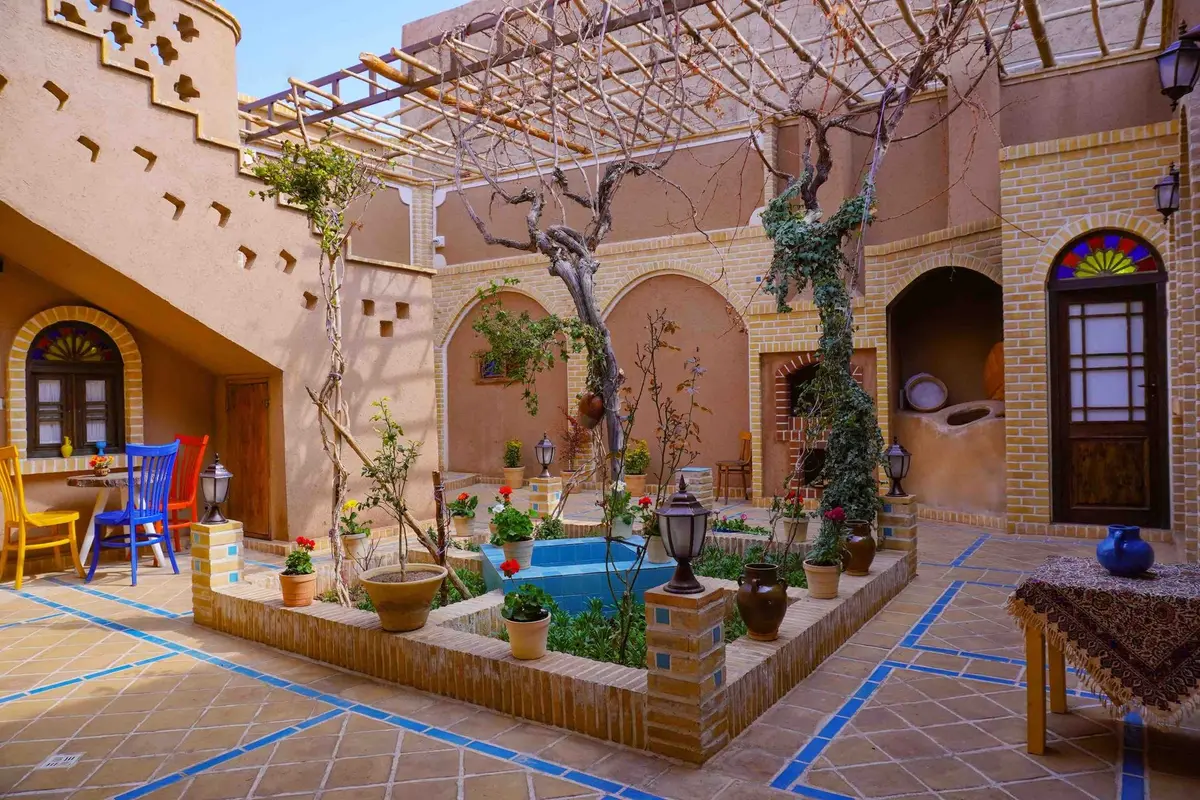 بوم گردی شب نشین کویر - واحد شاه نشین