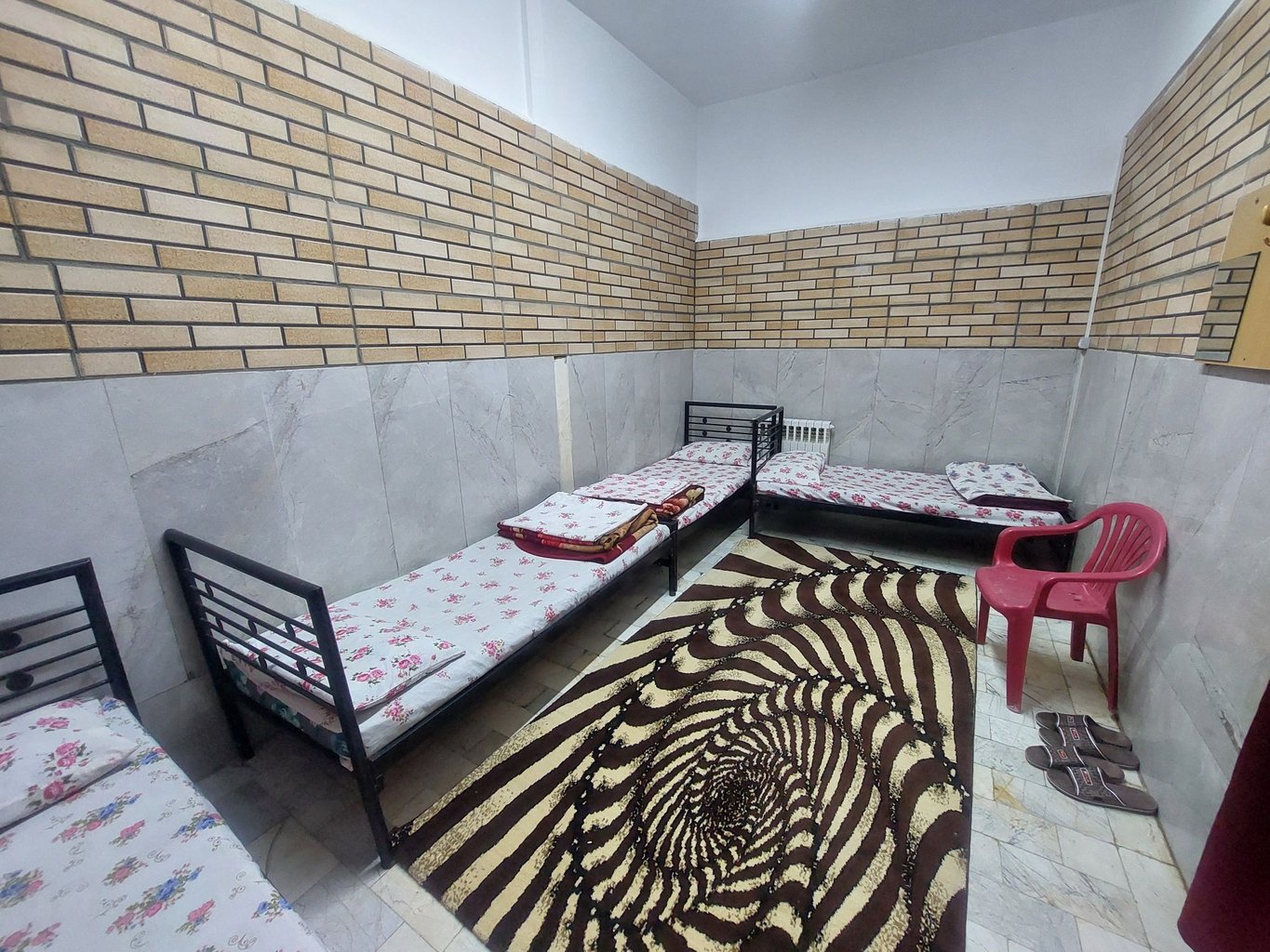 مسافرخانه نادر - واحد چهارتخته1 ناصرخسرو