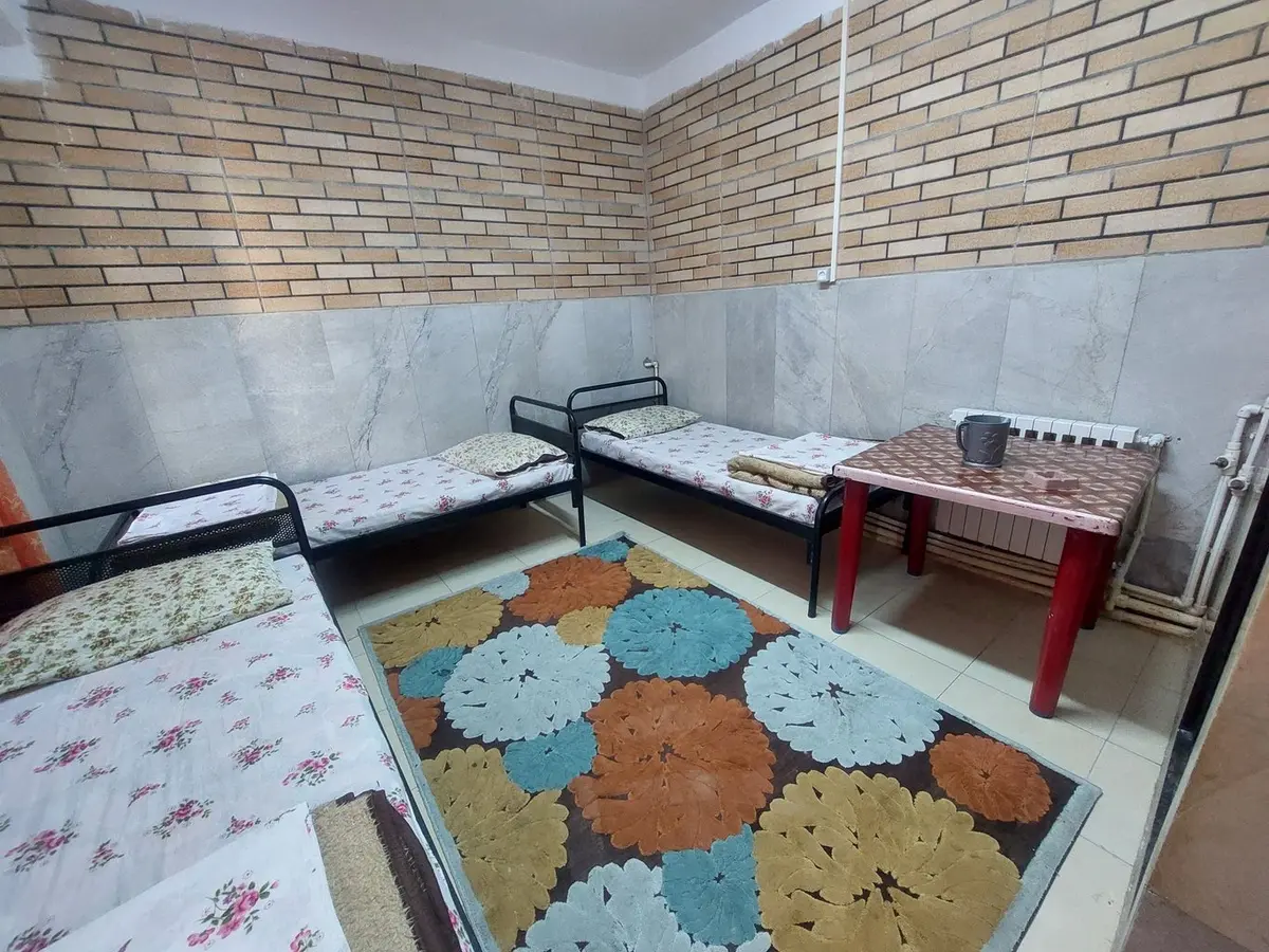 مسافرخانه نادر - واحد سه تخته2۲ ناصرخسرو