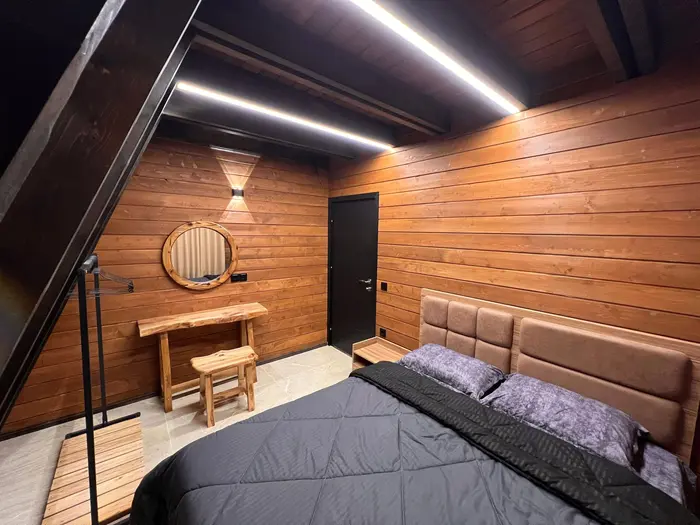 کلبه دوخوابه سوئیسی آگرین