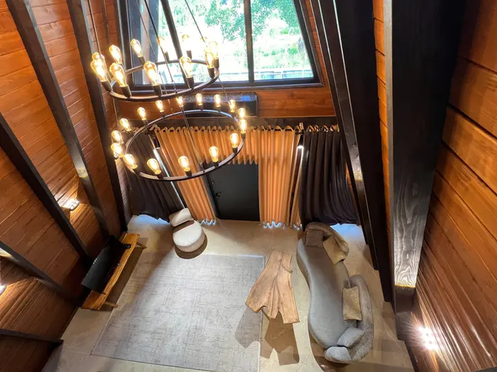 کلبه دوخوابه سوئیسی آگرین