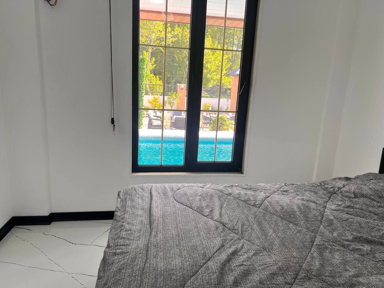 سه خوابه ساحلی استخردار بشمن