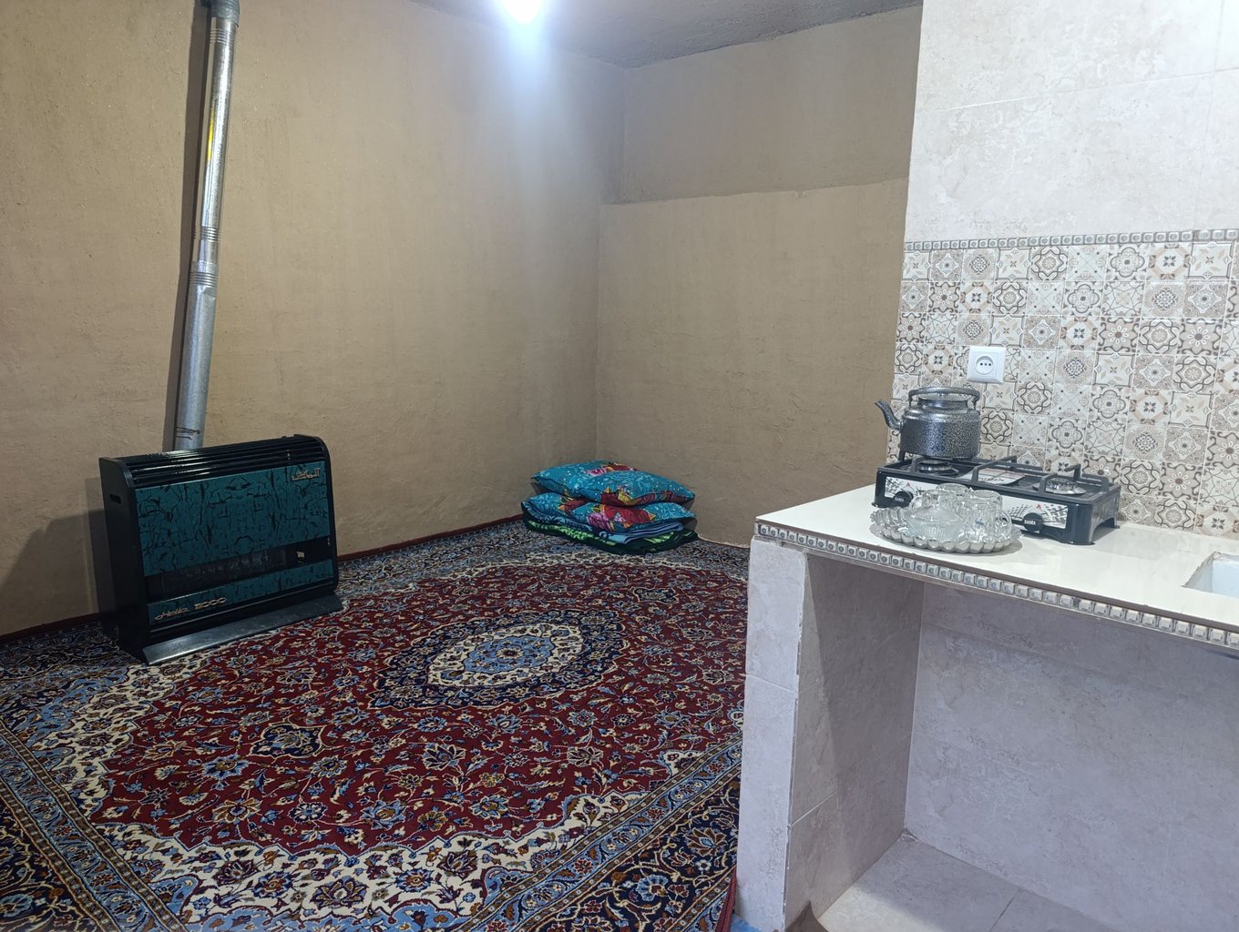 اقامتگاه سنتی جانان اتاق 4 ملیچ