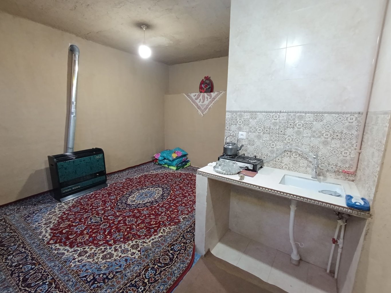 اقامتگاه سنتی جانان اتاق 2 سرخدار