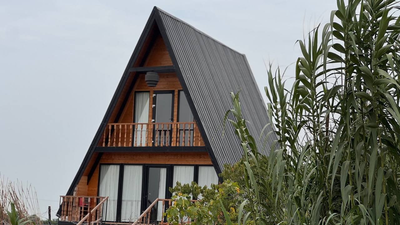 کلبه دوخوابه دوبلکس سوئیسی استخردار آبگرم مرتضوی