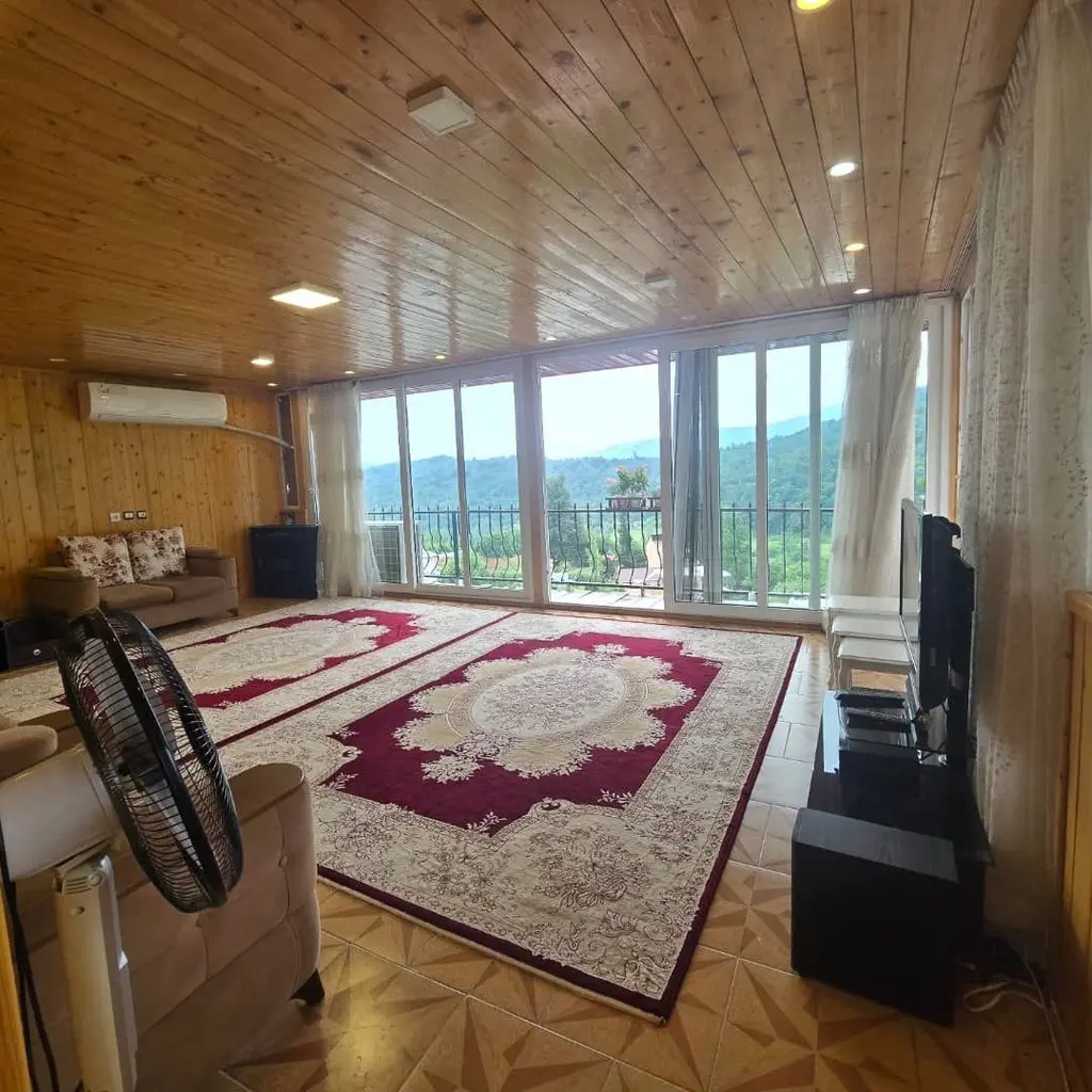 آپارتمان دوخوابه یاقوت شیشه ای