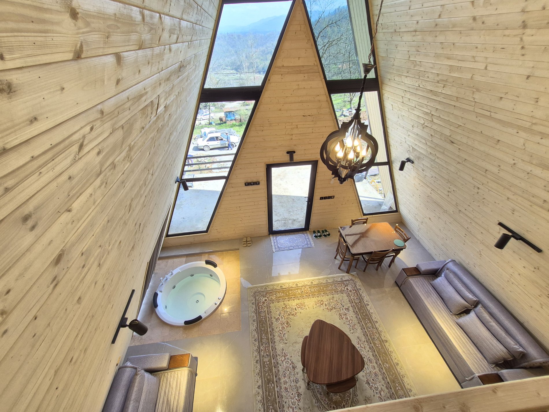 کلبه یک خوابه سوئیسی جکوزی دار لمیس