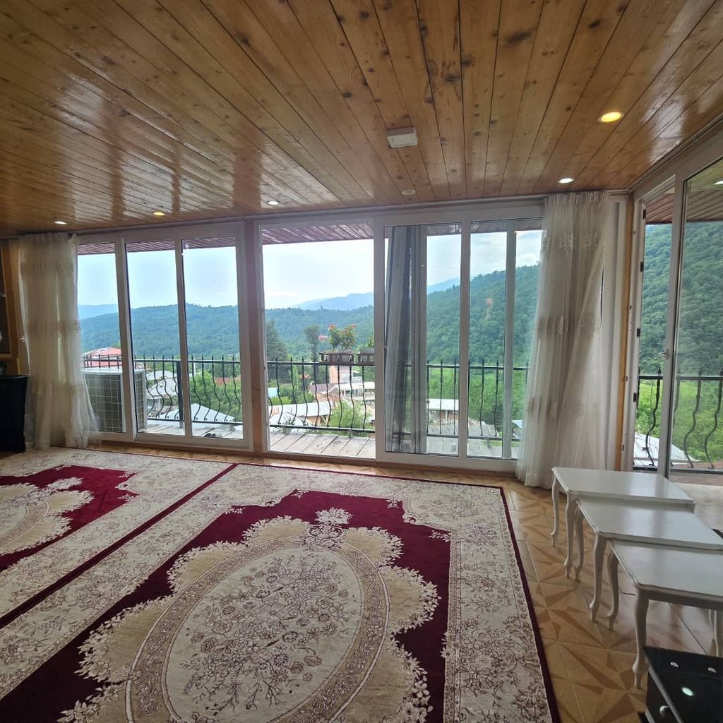 آپارتمان دوخوابه یاقوت شیشه ای