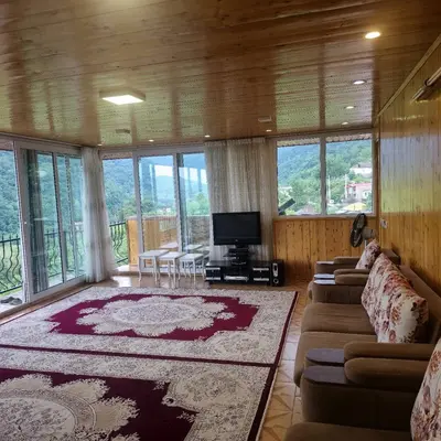 آپارتمان دوخوابه یاقوت شیشه ای