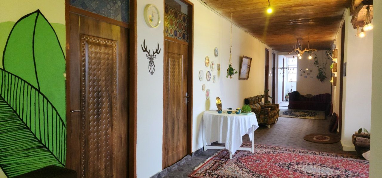 بوم گردی گیله لو اتاق ۴ - واحد ۴ - راهرو