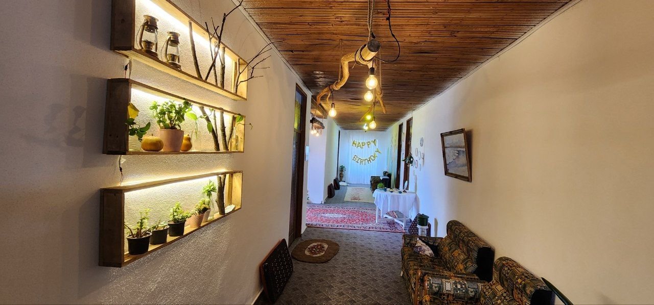 بوم گردی گیله لو اتاق ۴ - واحد ۴ - راهرو