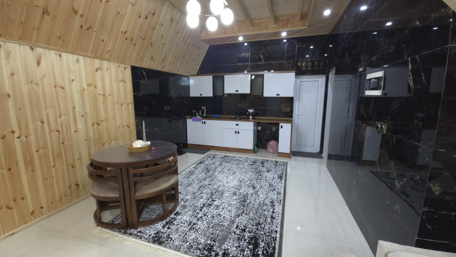 کلبه دوخوابه سوئیسی گیسوم 2