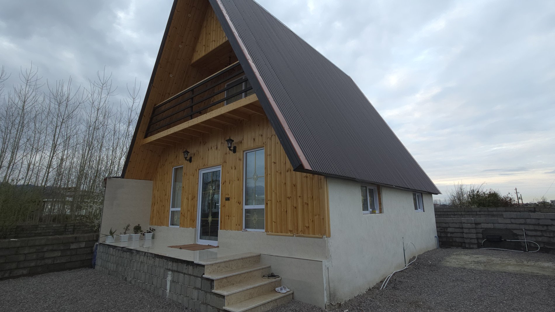 کلبه دوخوابه سوئیسی گیسوم 2