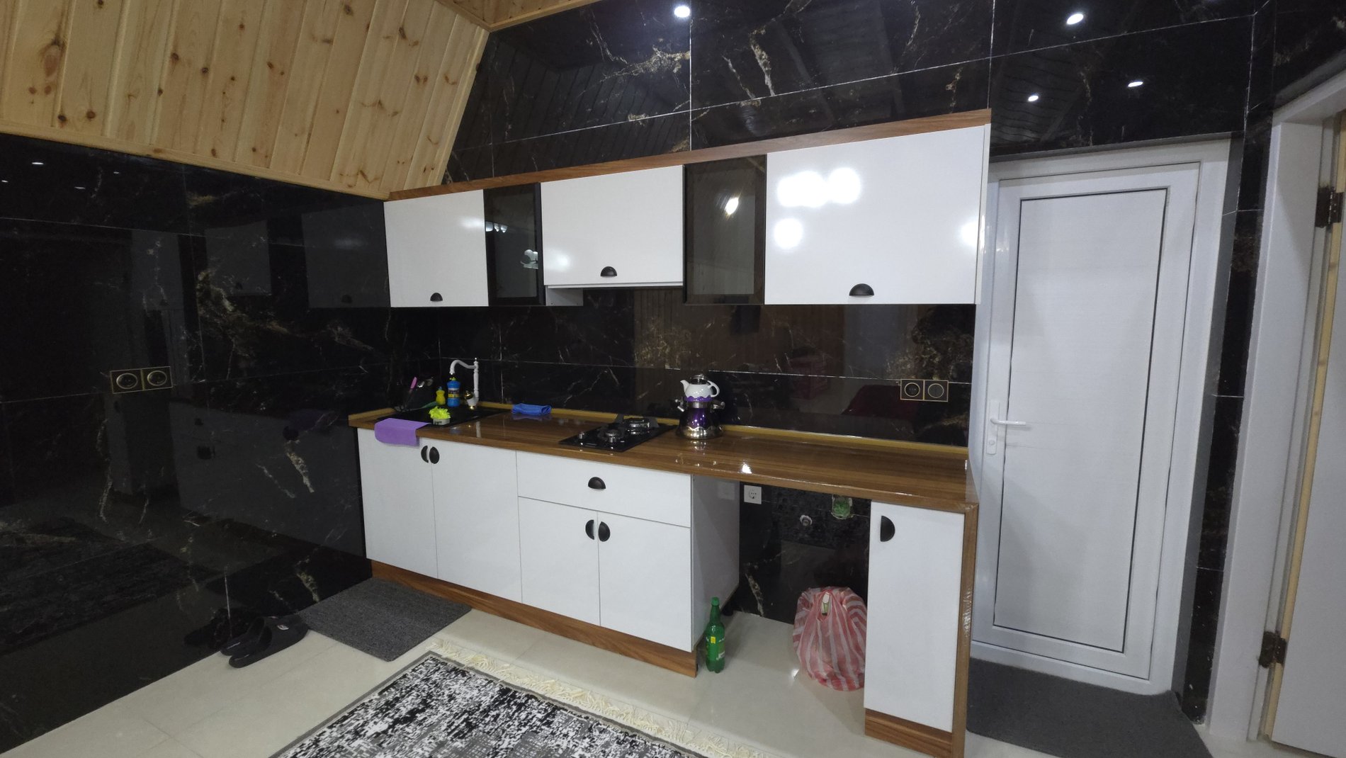 کلبه دوخوابه سوئیسی گیسوم 2