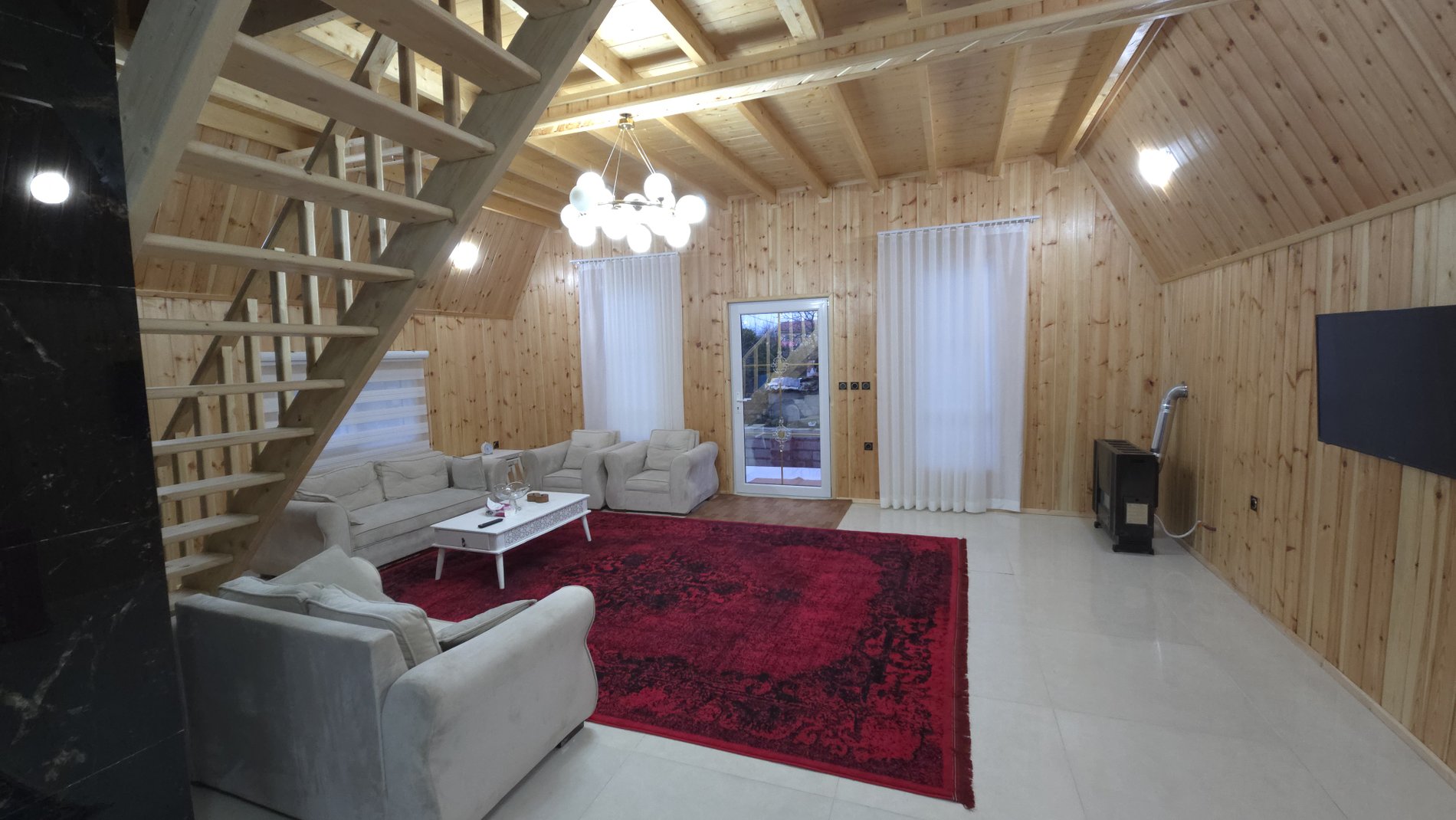 کلبه دوخوابه سوئیسی گیسوم 2