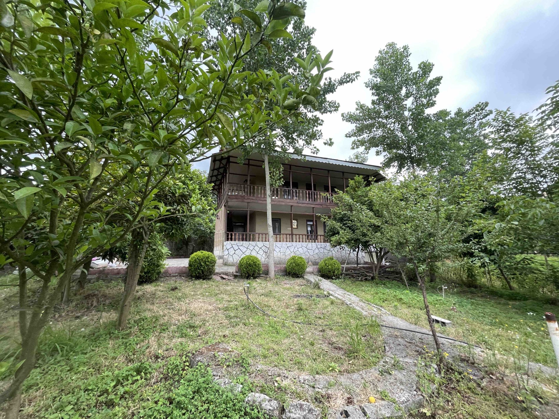 اقامتگاه سنتی یک خوابه خونه باغ لیل