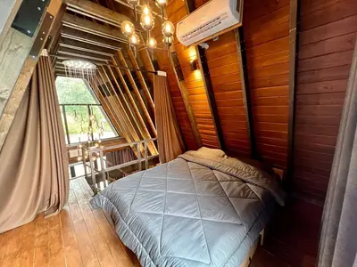 کلبه دوخوابه سوئیسی استخردار آوان