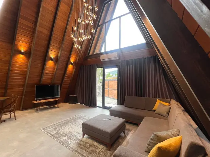 کلبه دوخوابه سوئیسی استخردار آوان