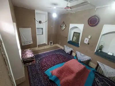 بومگردی وارُن ورزنه - اتاق شاهنشین