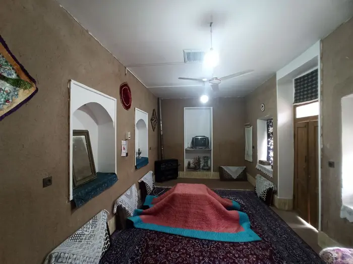 بوم گردی وارُن ورزنه - اتاق شاه‌نشین - اتاق شاه‌نشین