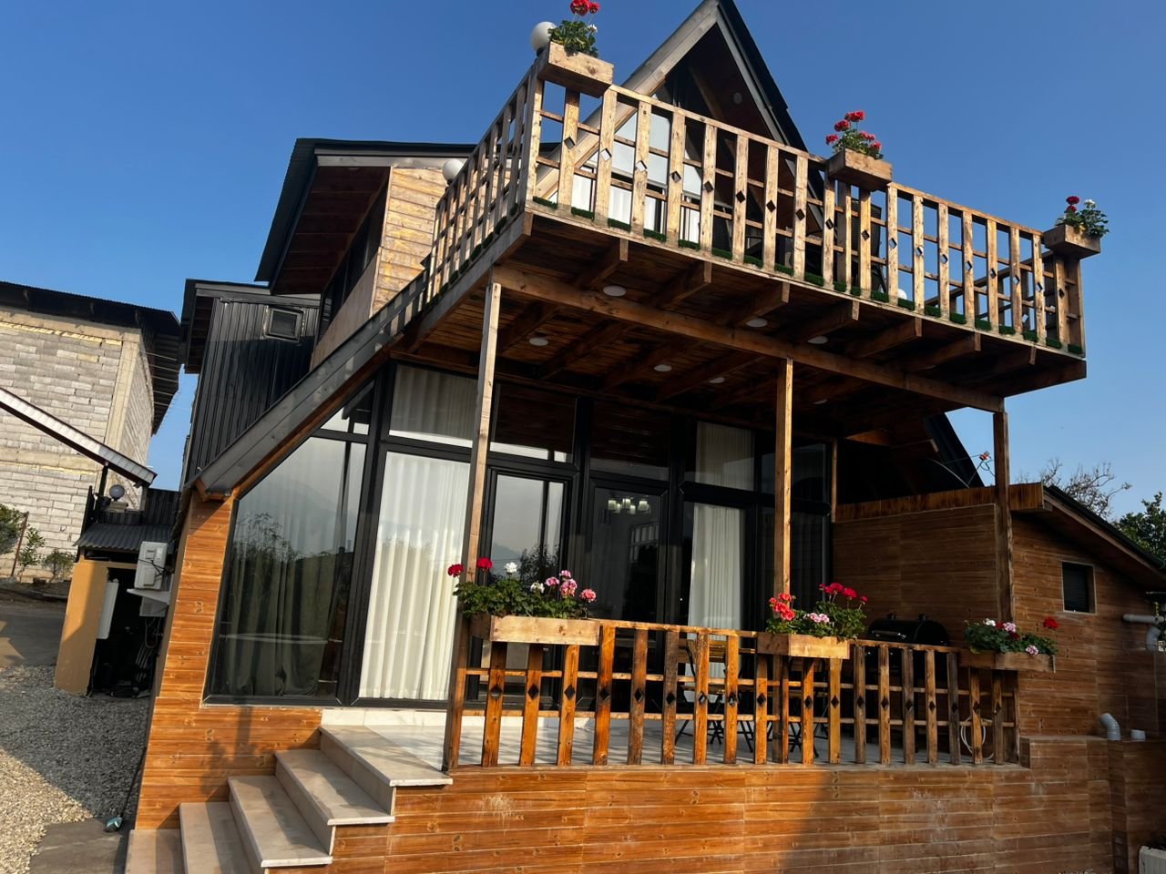 کلبه دوخوابه دوبلکس فیکوس