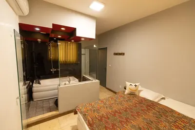 هاستل رگ‌ راگ واحد دو تخته جکوزی دار