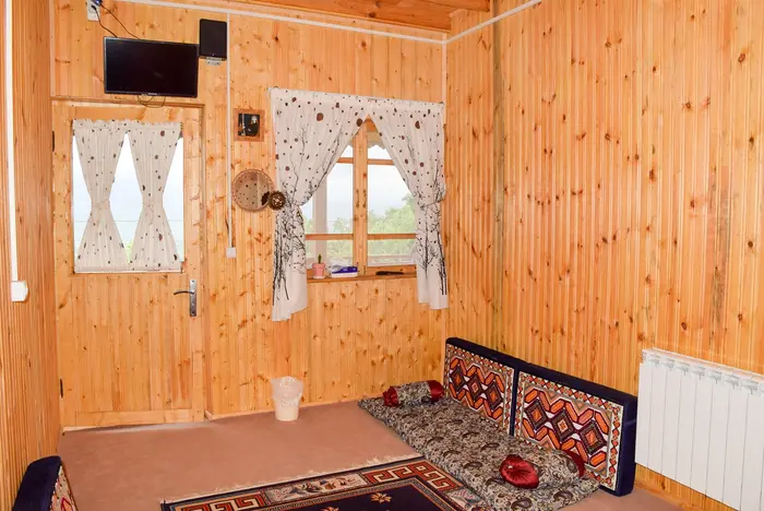 بوم گردی بام گلسرک - واحد بنفشه