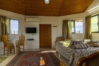 سوئیت فلت  کلبه طلایی 2