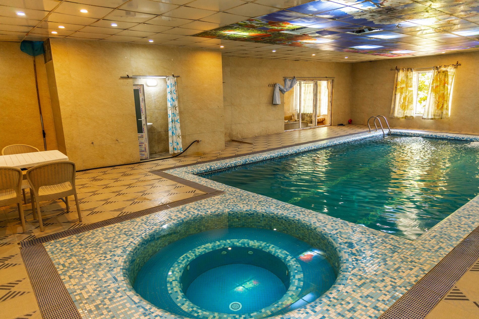 ویلا دوخوابه استخردار آبگرم گلها 3