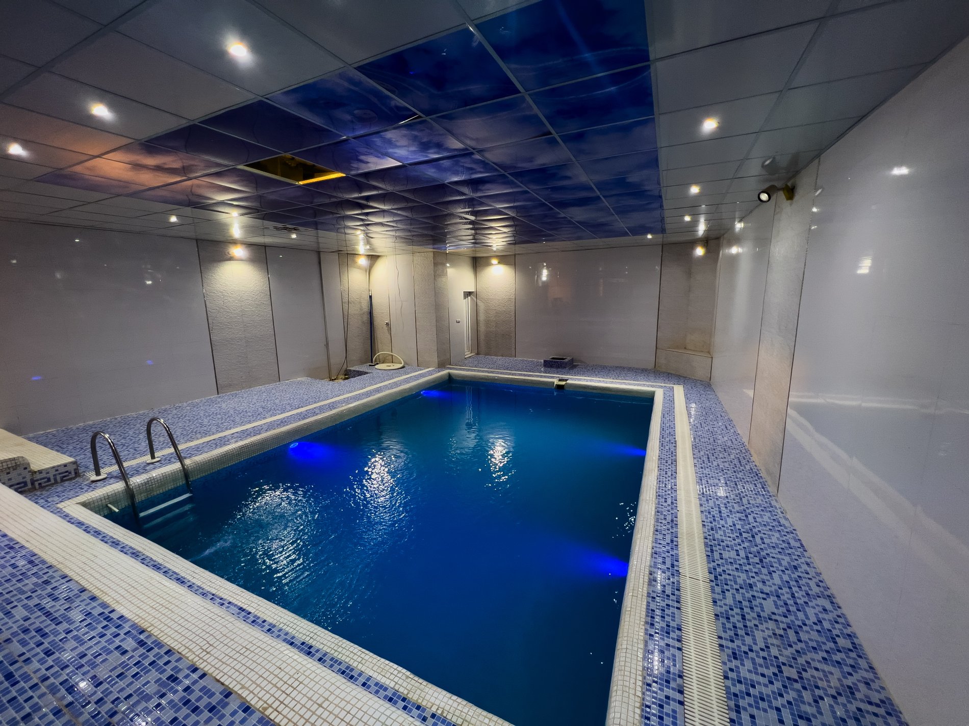 دوخوابه استخردار آبگرم پارسا