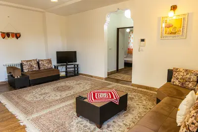 ویلا ویلا باغ گل شمعدونی 2