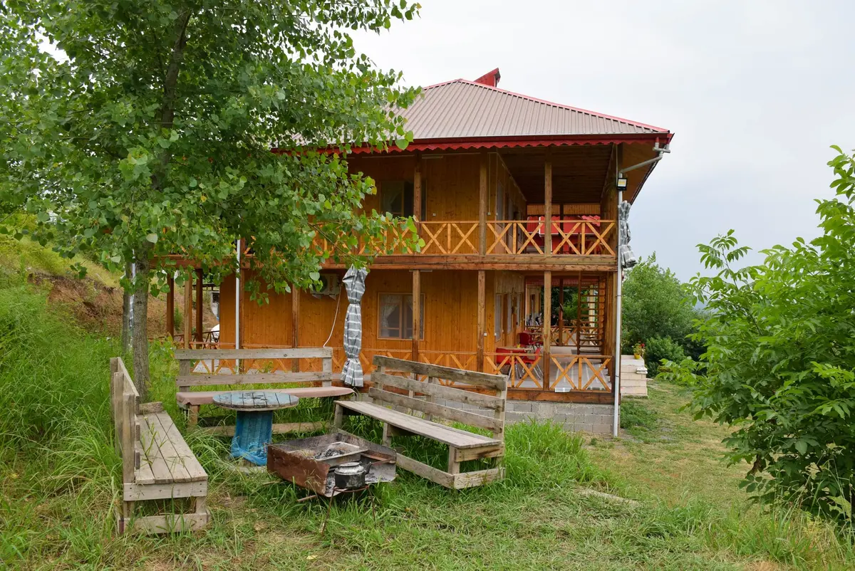 بوم گردی بام گلسرک - واحد بنفشه