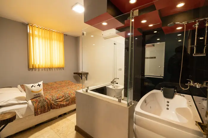 هاستل رگ‌ راگ واحد دو تخته جکوزی دار