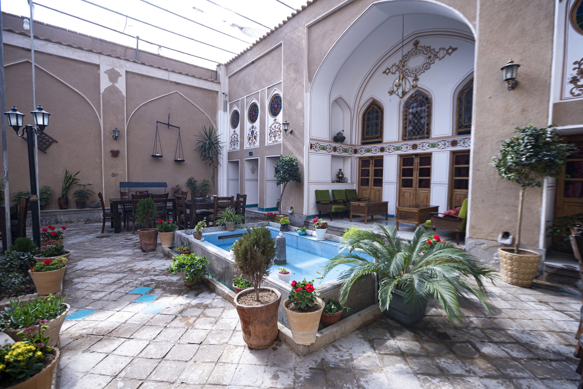 اقامتگاه سنتی عمارت یاس اصفهان - واحد دلنشین
