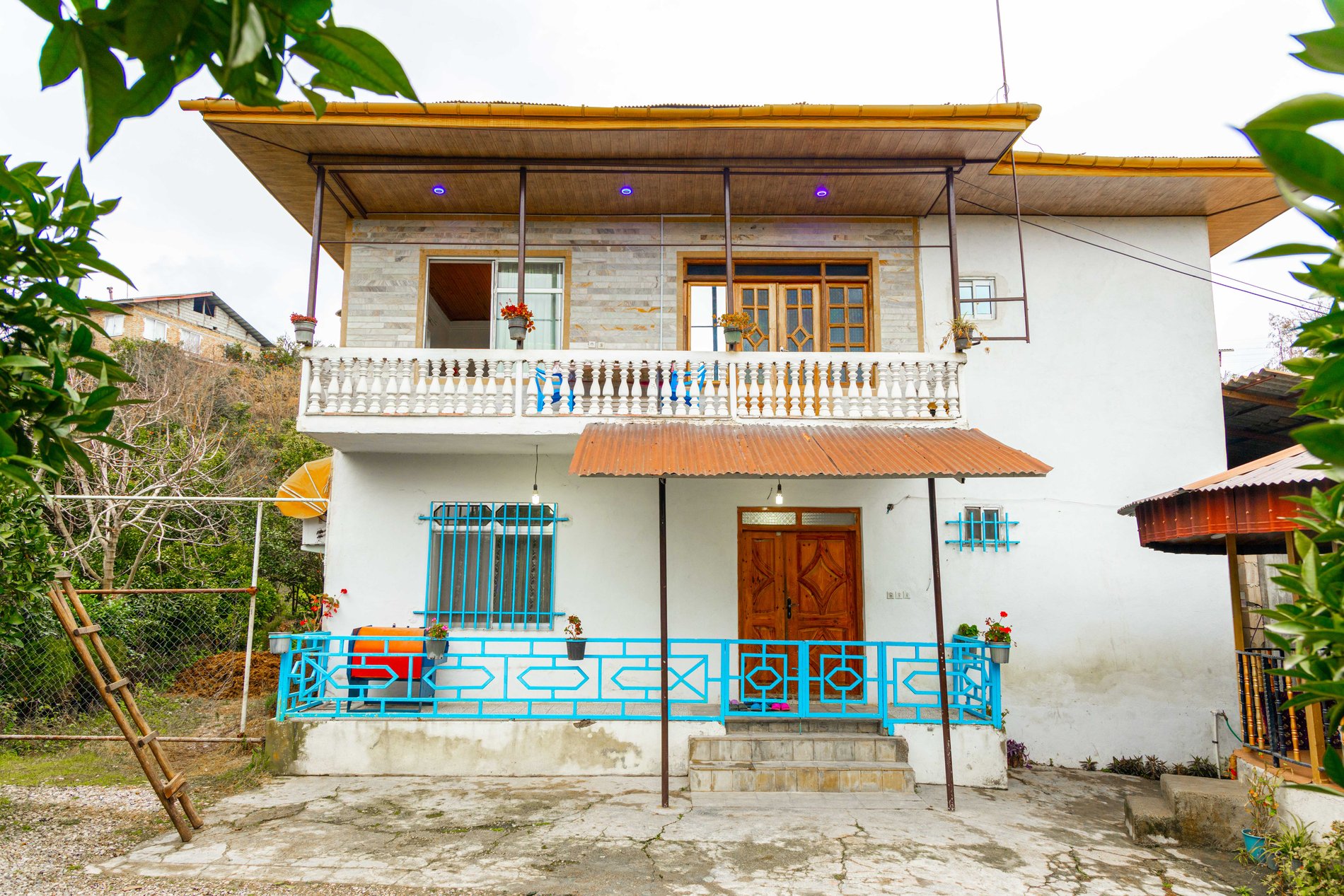 سه خوابه جنگلی استخردار آبگرم غنمی